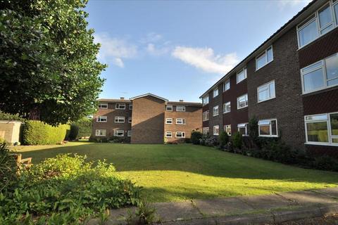 2 bedroom flat to rent, Maxwell House, Chislehurst