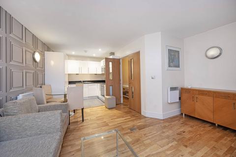 2 bedroom flat to rent, Hatton Wall, Farringdon, London, EC1N