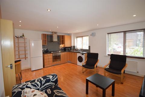 2 bedroom flat to rent, Newcastle Street, Manchester M15