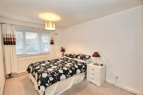 15 Andrew Place, Carluke, ML8 5UD