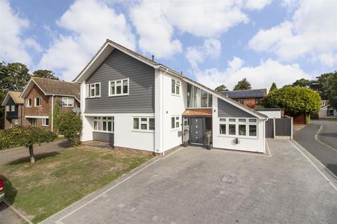 4 bedroom house for sale, Fairlight Cross, Newbarn