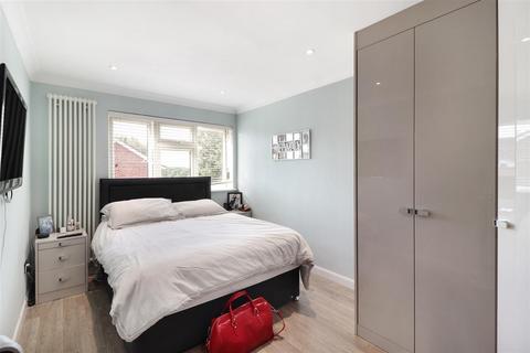 12 Fairlight Cross, Longfield, DA3 7JD