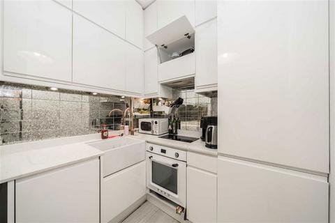 Studio for sale, Newington Causeway, London SE1