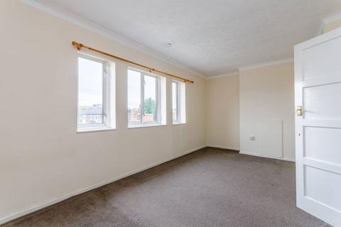 2 bedroom maisonette for sale, Carnbrook Road, Blackheath, London, SE3