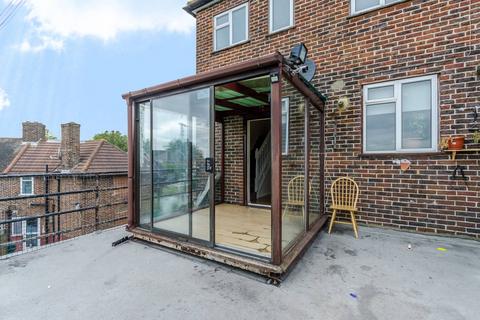 28 Carnbrook Road, London, SE3 8AE