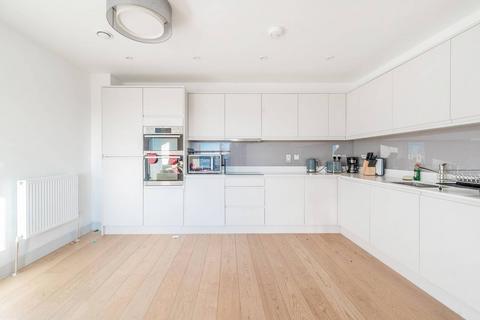 3 bedroom flat to rent, Edgware Road, Edgware, LONDON, NW9