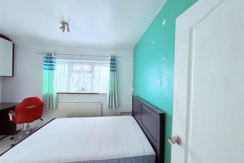 3 bedroom house to rent, Renfrew Road, Hounslow