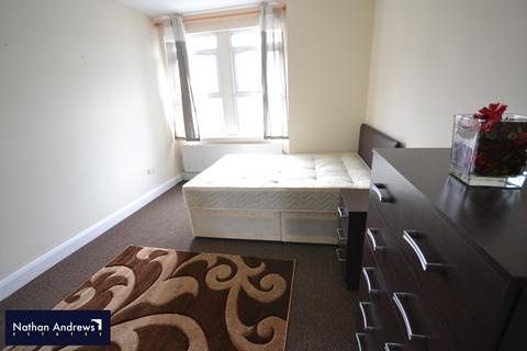 1 bedroom in a flat share to rent, Pine Road, London NW2