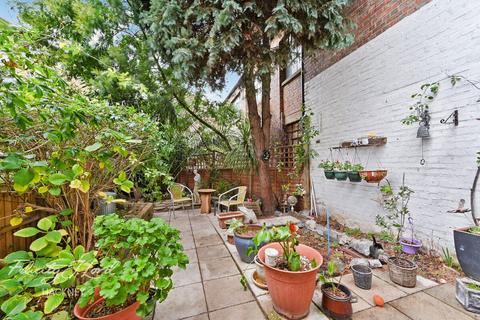 43 Tudor Road, London, E9 7SN