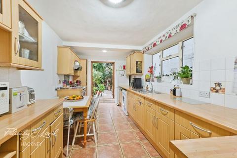 43 Tudor Road, London, E9 7SN
