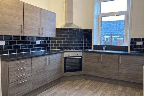 2 bedroom flat to rent, Affleck Street, Gateshead NE8