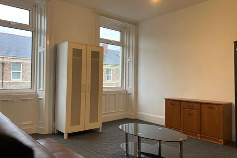 2 bedroom flat to rent, Affleck Street, Gateshead NE8