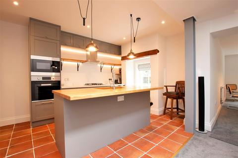 3 bedroom townhouse to rent, West Borough, Wimborne