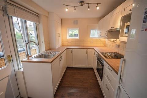 2 bedroom cottage to rent, Sidney Terrace, Bishop`s Stortford