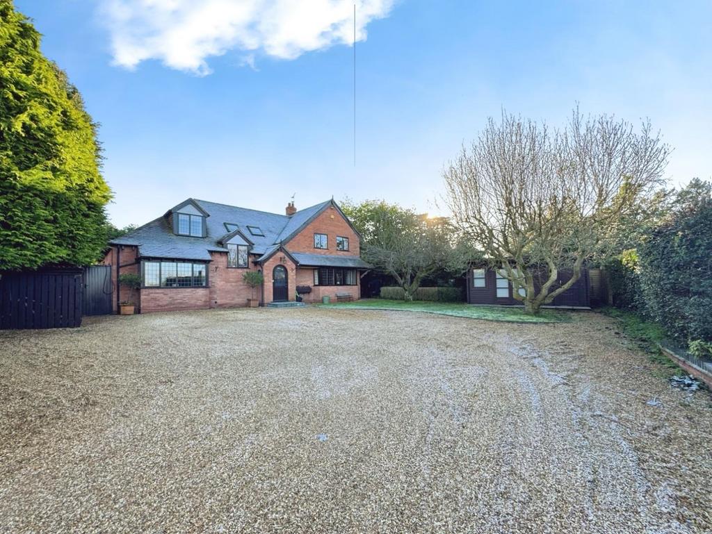 F4f58ea2-Front 20and 20 Driveway.jpg