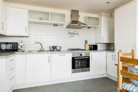 2 bedroom apartment to rent, High Street, Poole