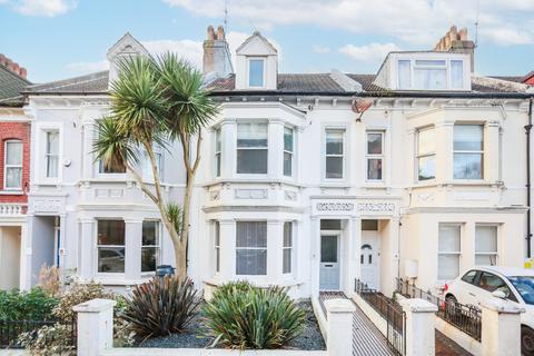 3 bedroom maisonette to rent, Connaught Road, Hove, BN3