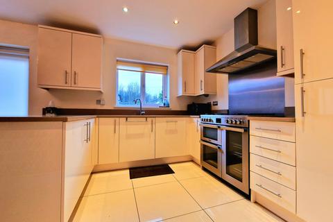 5 bedroom detached house to rent, Clydesdale Road, Preston PR4