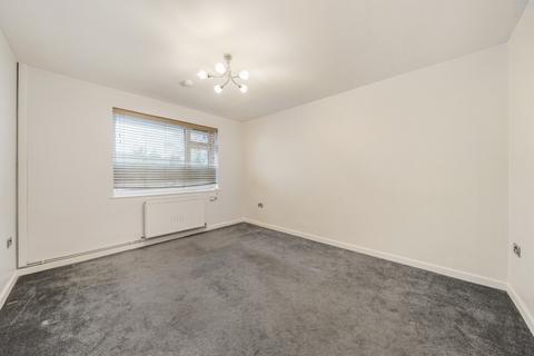 2 bedroom apartment to rent, Elmfield Way South Croydon CR2