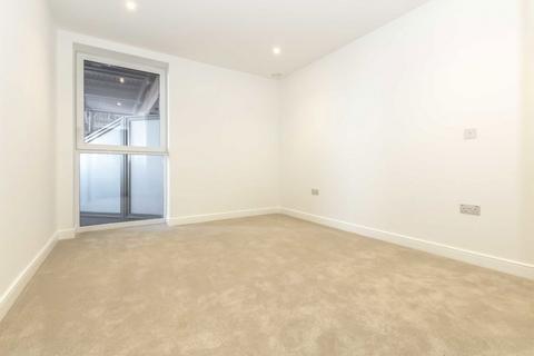 1 bedroom flat to rent, Quay Walk, London HA0