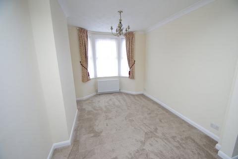 3 bedroom semi-detached house to rent, Sandringham Road, Watford, WD24