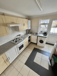 3 bedroom apartment to rent, Forest Hill Road, London, SE22