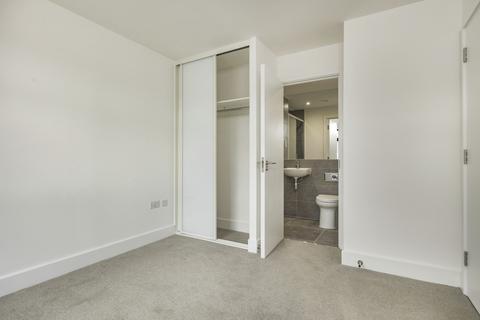 2 bedroom flat to rent, Medway Street Chatham ME4