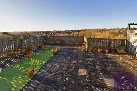 2 bedroom flat to rent, Holden Road, Woodside Park, N12 - WITH HUGE PRIVATE ROOF TERRACE