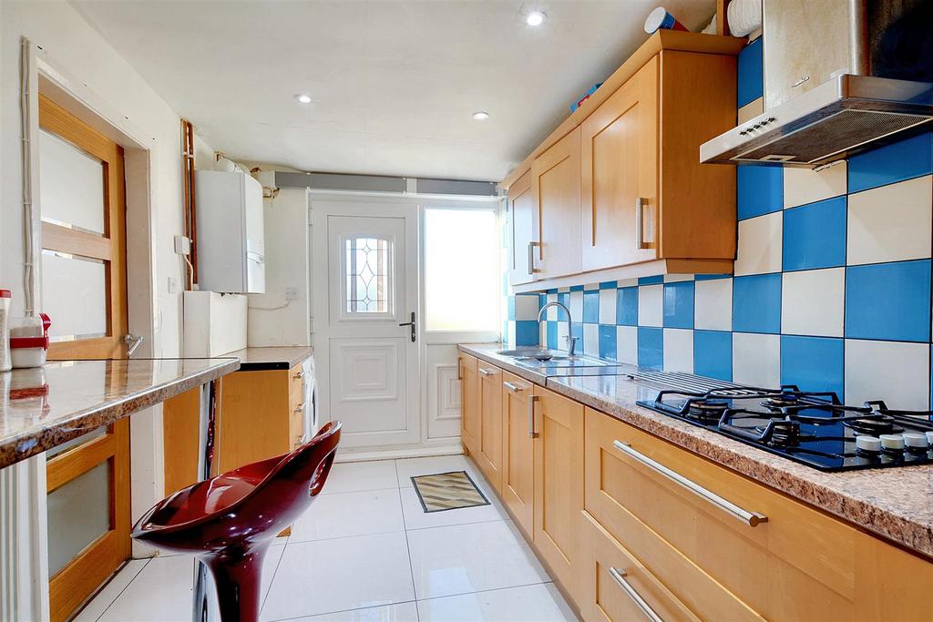 Kitchen 1.jpeg