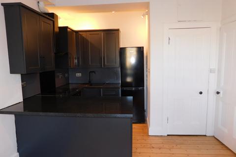 2 bedroom flat to rent, 28, Gardners Crescent, Edinburgh, EH3 8DF