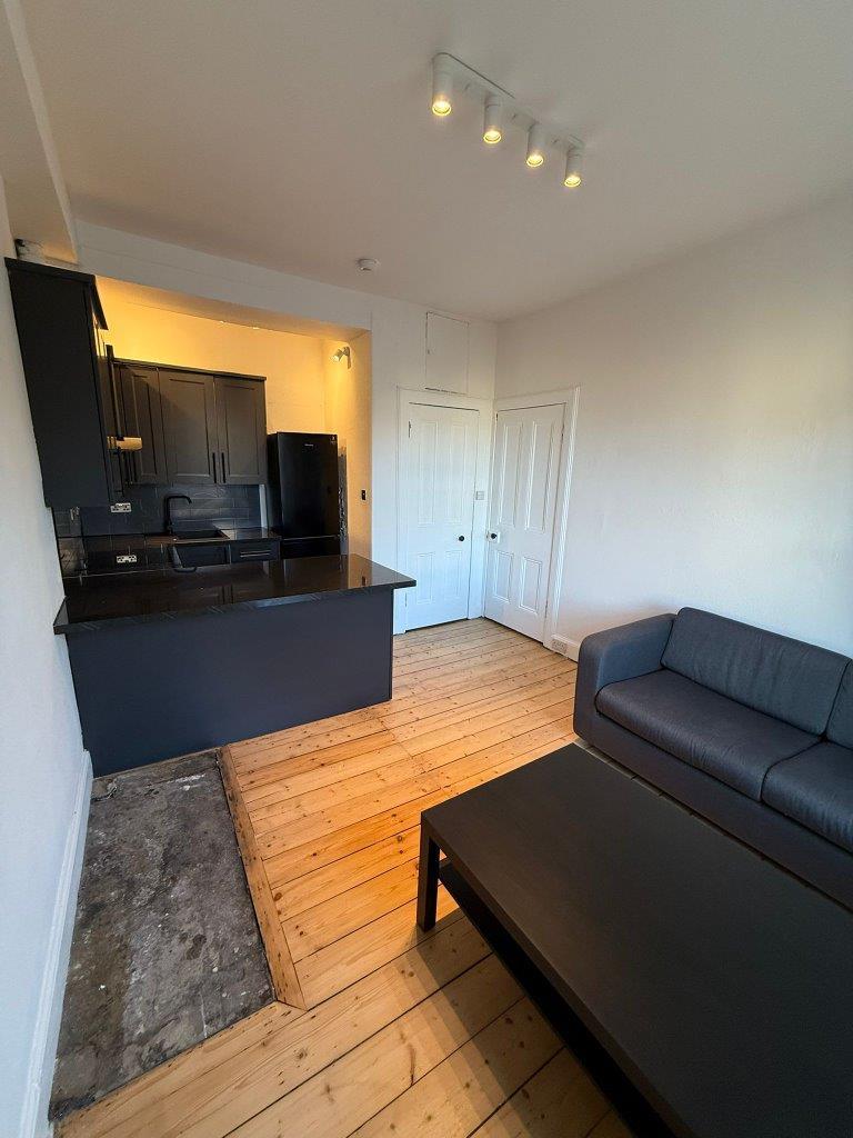 28 Gardners Crescent Marketing pictures (18)