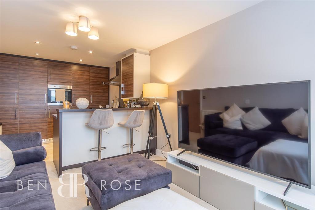 Lounge/Kitchen
