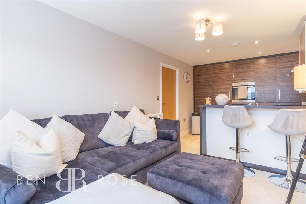 Lounge/Kitchen