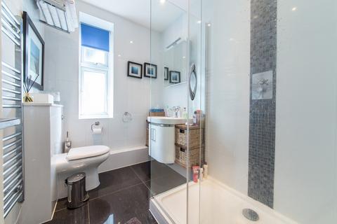 1 bedroom apartment for sale, Holmefield Court, Belsize Grove, London, NW3