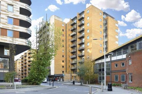 2 bedroom apartment to rent, Cassilis Road, London E14