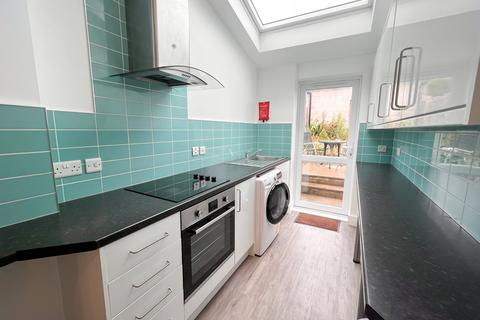 6 bedroom terraced house to rent, Branksome Drive, Bristol BS34