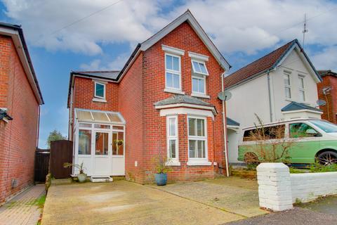 3 bedroom detached house for sale, BITTERNE PARK! IMPRESSIVE FAMILY HOME! LARGE REAR GARDEN WITH SUMMER HOUSE!