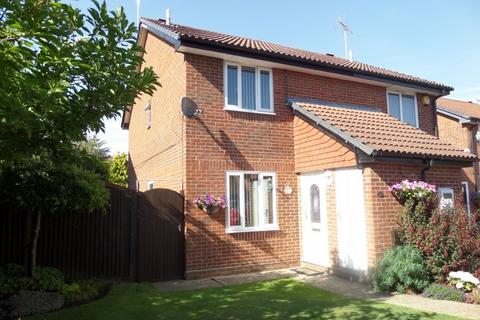 2 bedroom semi-detached house to rent, Dulwich Close, Newport Pagnell