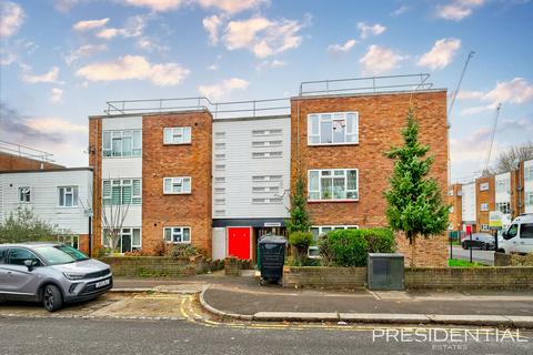 12 Winsbeach, London, E17 3SS