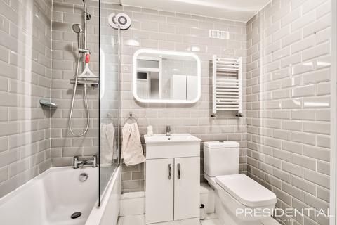 12 Winsbeach, London, E17 3SS