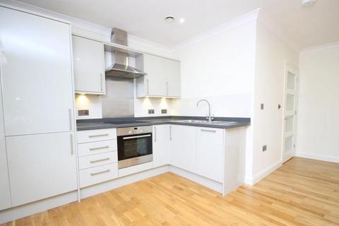 2 bedroom flat to rent, River Place