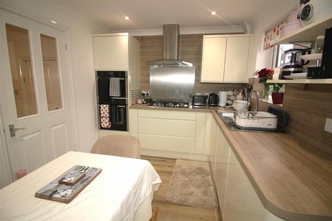 2 bedroom end of terrace house for sale, The Gallops, Pillmere, Saltash