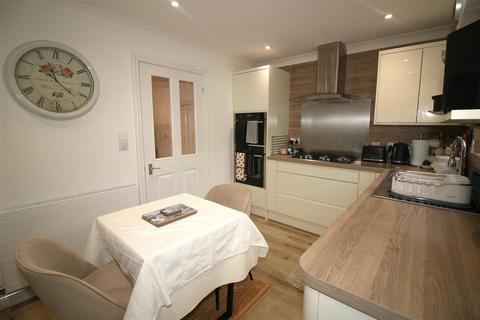 2 bedroom end of terrace house for sale, The Gallops, Pillmere, Saltash