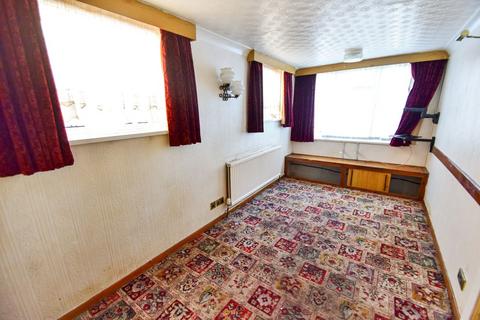 3 bedroom detached bungalow for sale, Lancelot Avenue, Strood, Rochester, ME2