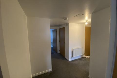 2 bedroom flat to rent, Morris Court, Perth