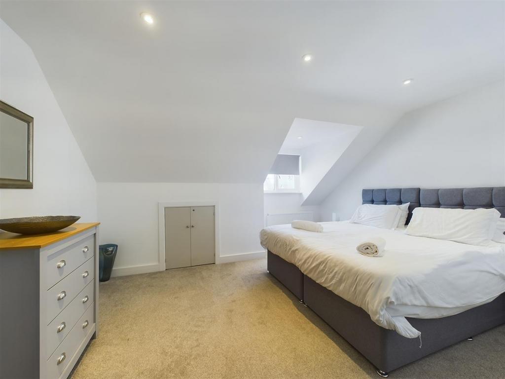 CAM01381 G0-PR0159-STILL012.jpg