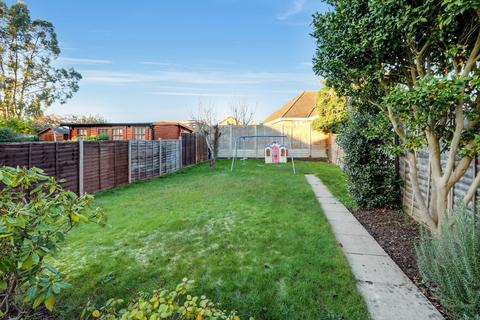 3 bedroom semi-detached house for sale, Greenfern Avenue, Burnham SL1