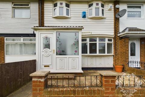 3 bedroom terraced house to rent, Burwell Road, Middlesbrough