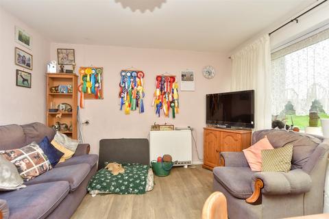 2 bedroom ground floor flat for sale, Manor Way, Leysdown-On-Sea, Sheerness, Kent