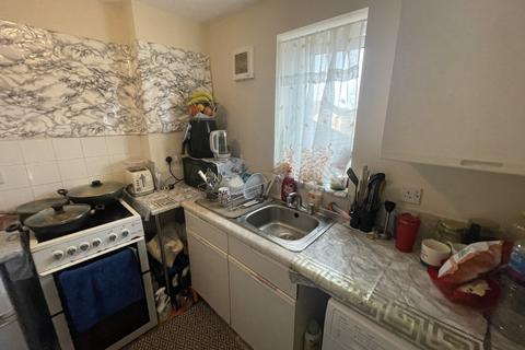 Studio for sale, Hounslow, TW3